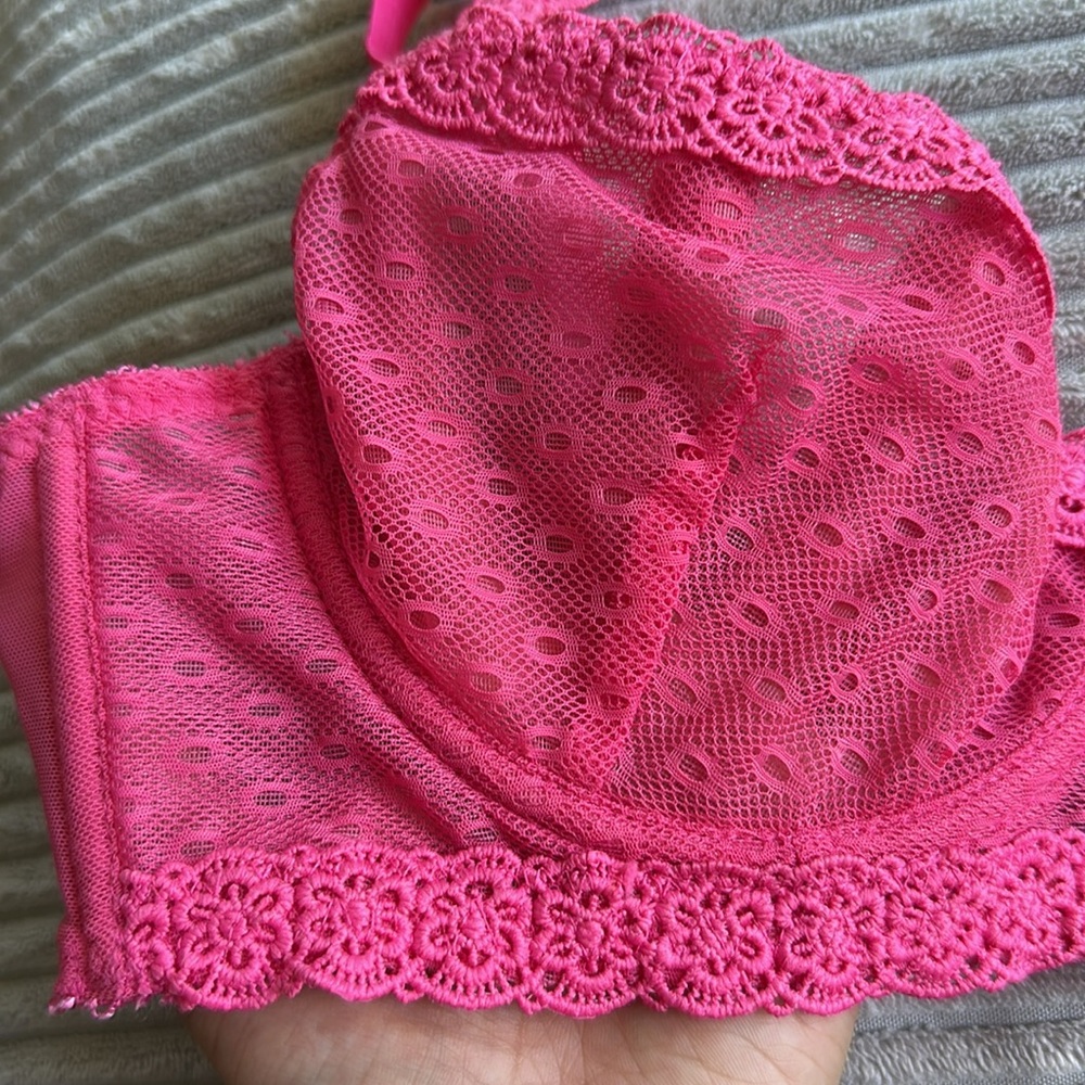 Pink Lace Bra - Picture 3 of 5